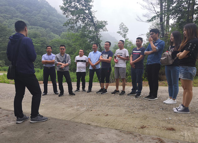 置業(yè)公司天水分公司組織員工戶外拓展活動(dòng)