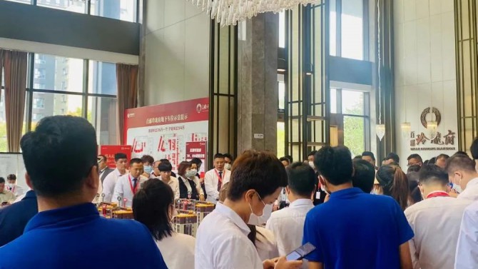 銷(xiāo)雄聚首 掘金城東——百酈玲瓏府項(xiàng)目中介大會(huì)正式開(kāi)啟